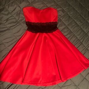 Elegant Red Strapless Dress with Black Lace